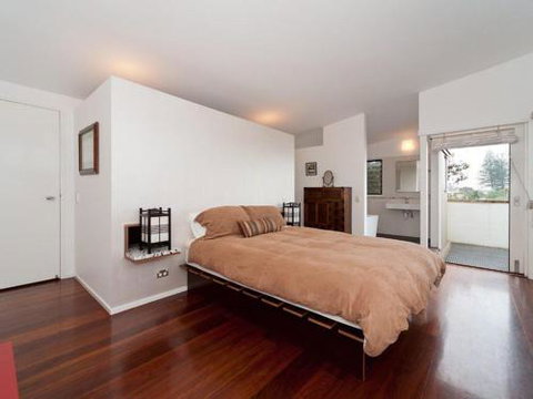 Aquila - South Australia Travel 0