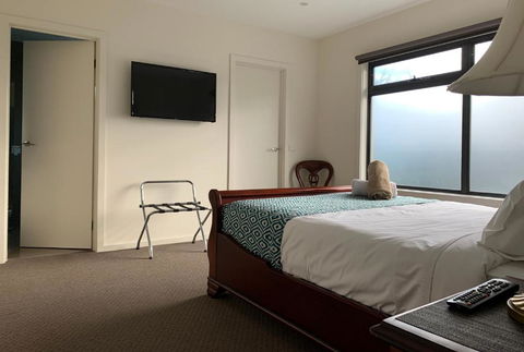 Champagne Stays Apartment - South Australia Travel 4