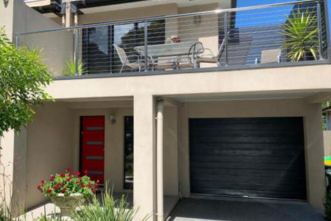 Champagne Stays Apartment - South Australia Travel 0