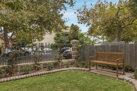 Dalziel Lodge - South Australia Travel 0