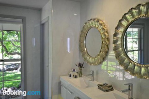 Secrets At Cedar Grove - South Australia Travel 6