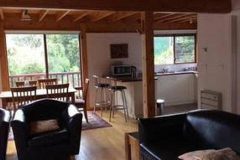 Tree Tops Cascades - South Australia Travel 2