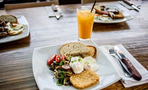 Waterfront Grill - South Australia Travel 8