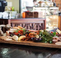 Uneke Lounge - South Australia Travel