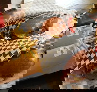 Melbourne Hotdog  Burger House - South Australia Travel