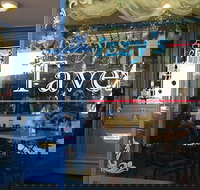 Izzys Tavern - South Australia Travel