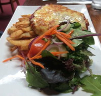 Victoria Hotel Woodend - South Australia Travel
