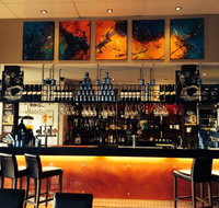 Tides Bar and Grill - South Australia Travel