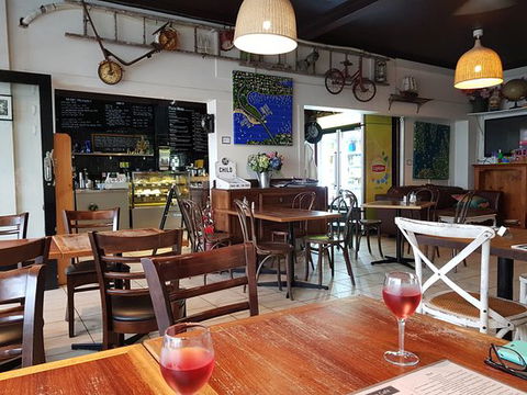 Castle Cove Cafe - South Australia Travel 0