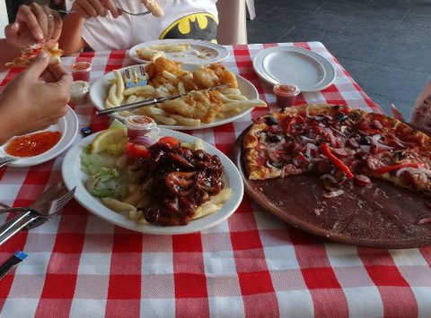 Danny's Seafood - South Australia Travel 0