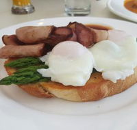 Hughzies Lakeside Brasserie - South Australia Travel