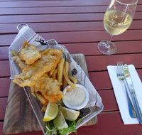 Ettalong Beach Hotel - South Australia Travel