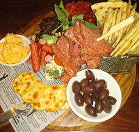 Trinders in The Astra - South Australia Travel