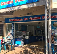 Huskisson ice cream parlour - South Australia Travel