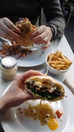 Two Hands - South Australia Travel 0