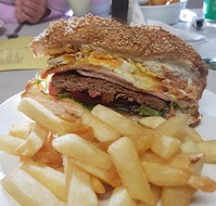 Beehive Hotel Motel Cafe - South Australia Travel