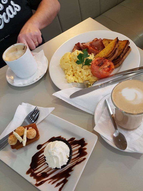 Cafe Siena - Carindale - South Australia Travel 0