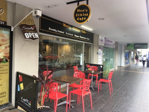 Mon's Ethics Cafe - South Australia Travel 0
