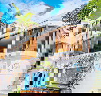 Rae's on Wategos - South Australia Travel