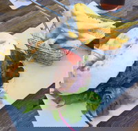 Seaview Hotel By the Beach - South Australia Travel