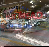 Sunny Tran Hot Bread - South Australia Travel