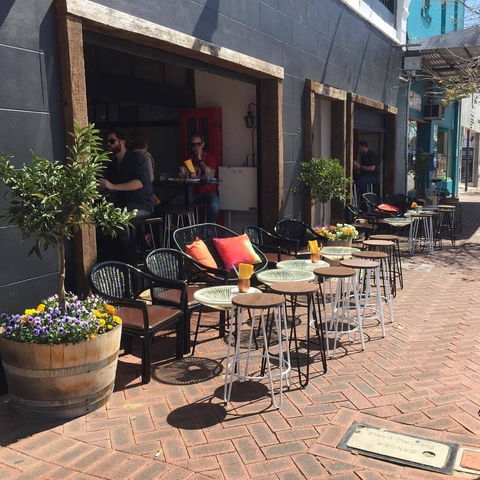 Shenannigans Bar & Restaurant - South Australia Travel 0