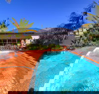 Watering Hole Tavern - South Australia Travel