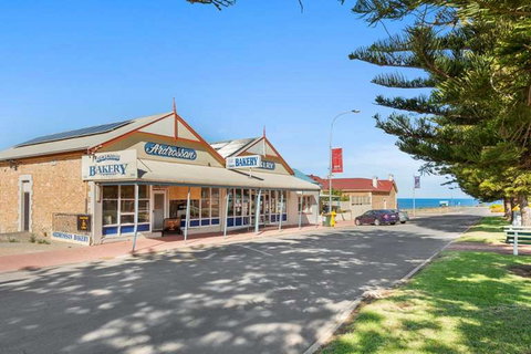 Ardrossan Bakery - South Australia Travel 0