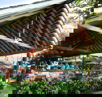 Beach Hotel - South Australia Travel