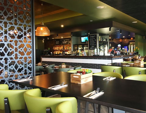 The Racehorse Hotel - South Australia Travel 1