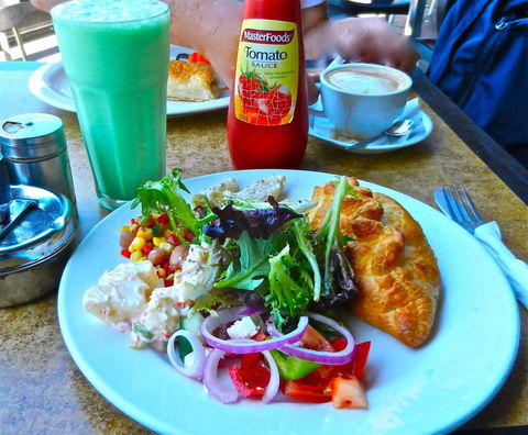 Q Cafe - South Australia Travel 0