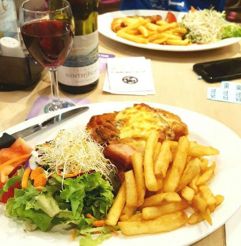 Tewantin-Noosa RSL - South Australia Travel 0