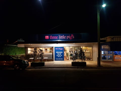 Three Little Pigs - Bar And Bistro - South Australia Travel 0