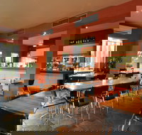 Waves Cafe Bar and Restaurant - South Australia Travel