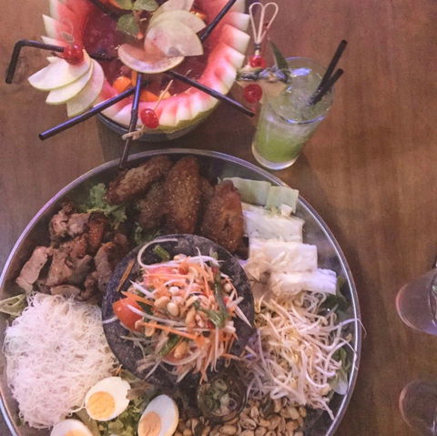 The Full Moon Bar & Restaurant - South Australia Travel 0