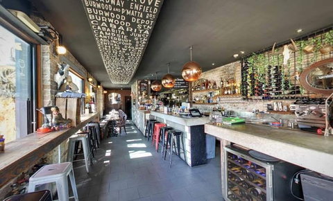 Corner Bar - South Australia Travel 0