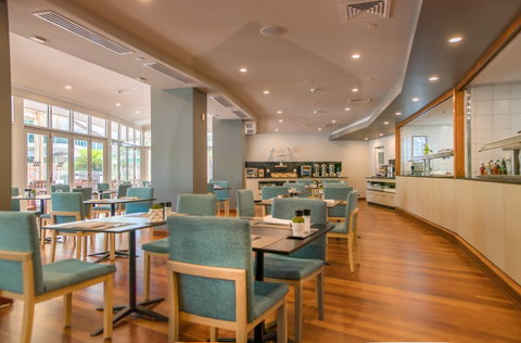 Poolside Restaurant And Bar - South Australia Travel 1