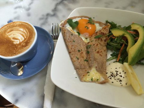 La Madeleine - South Australia Travel 0