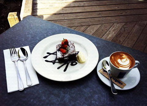 Lush Coffee Lounge - South Australia Travel 7