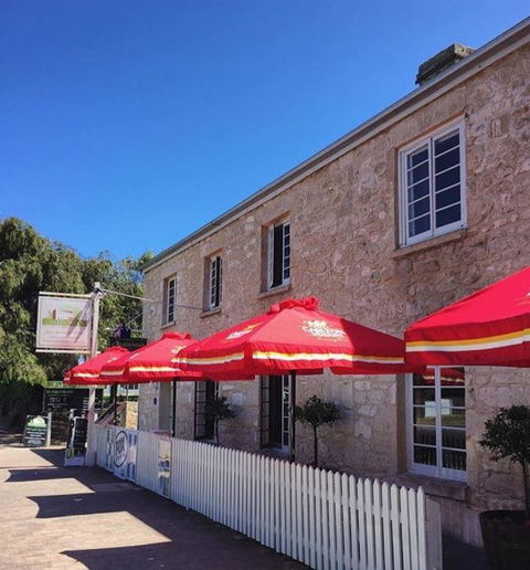 Caledonian Inn - South Australia Travel 11