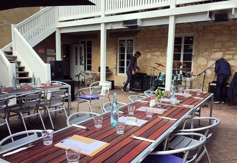 Caledonian Inn - South Australia Travel 13