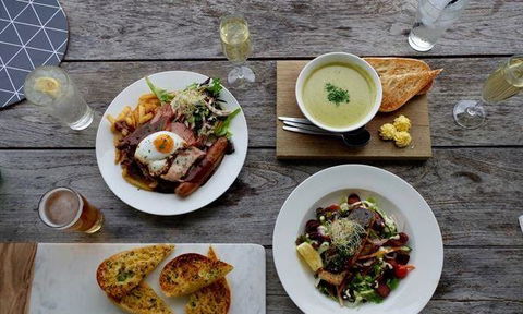 Caledonian Inn - South Australia Travel 1