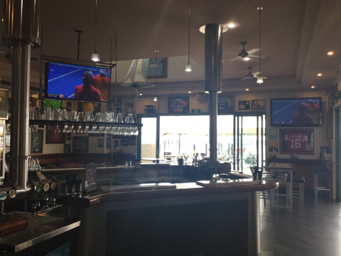 Sails Sports Bar - South Australia Travel 3