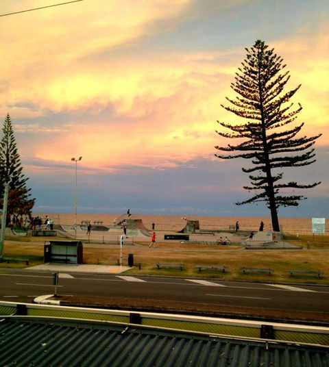 The Alex Bar & Grill - South Australia Travel 3