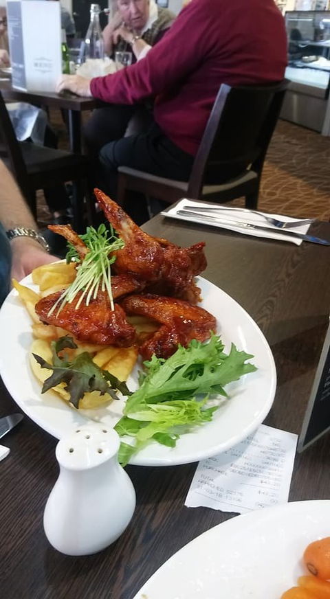 Mowbray Hotel Bistro - South Australia Travel 3