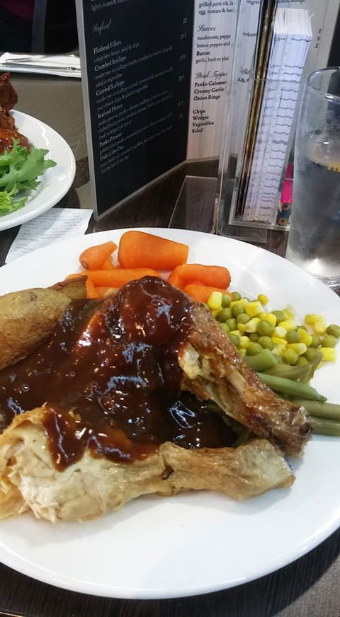 Mowbray Hotel Bistro - South Australia Travel 4