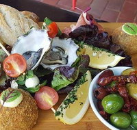 Carindale Hotel Bistro - South Australia Travel