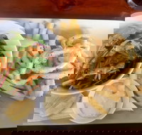 Riverside Hotel - South Australia Travel