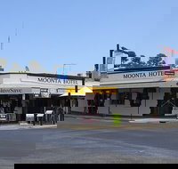 Moonta hotel - South Australia Travel