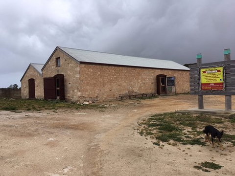 Mt Dutton Bay Woolshed Cafe - South Australia Travel 0